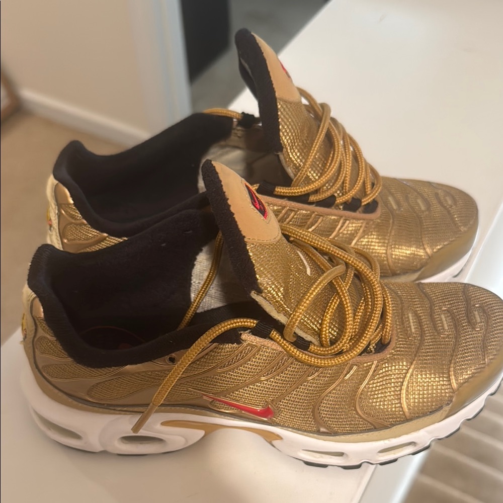 Nike Black and Airmax Gold Sneakers